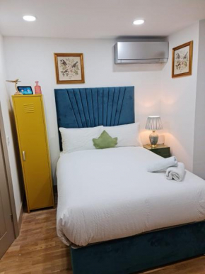 SureBillionaire Home Deluxe Queen Studio